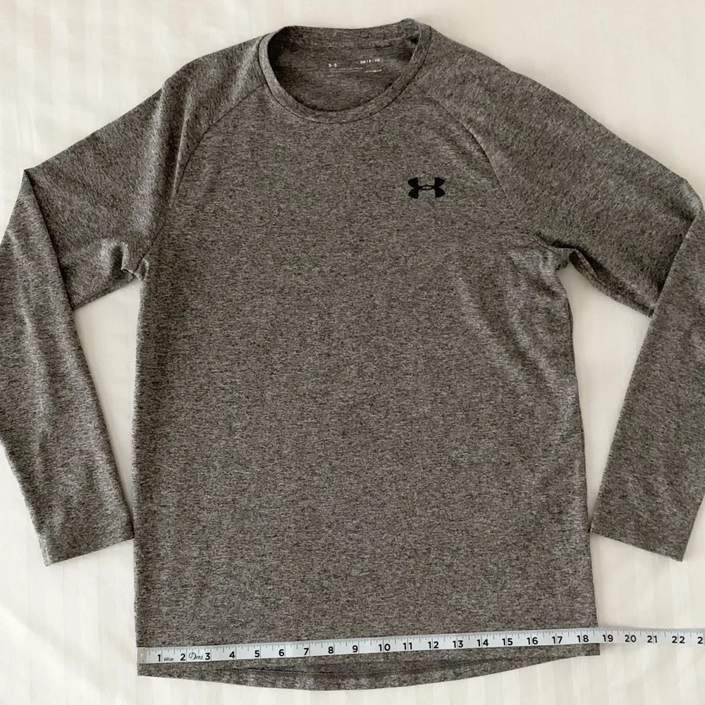Like New! Under Armour HeatGear Heather Gray Long Sleeve Performance Men’s Small